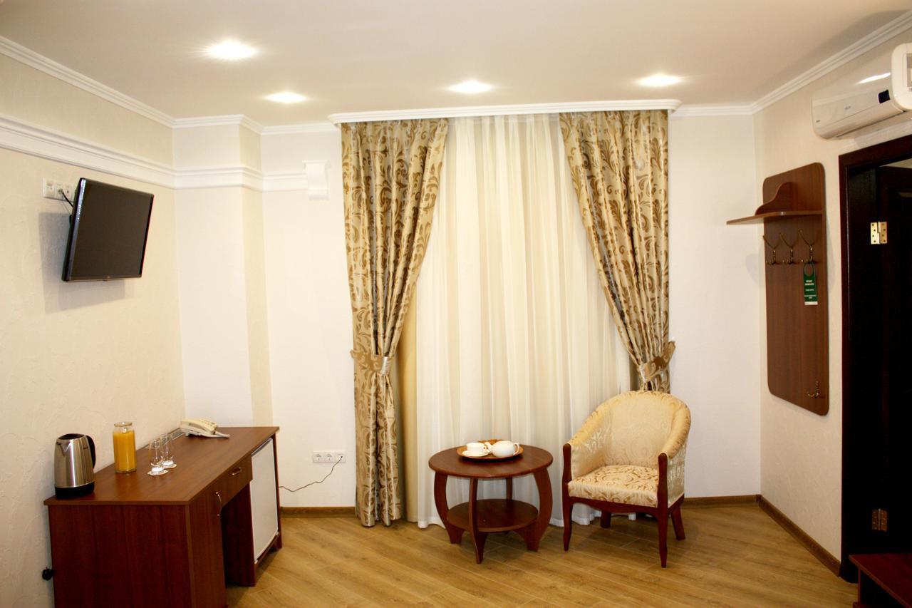 Olimp Hotel Tayirove Buitenkant foto
